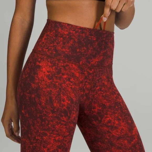 🚨 SOLD 🚨Lululemon Wunder Train HR Tight 25" Denim Wash Print Autumn Red Black - Picture 2 of 10